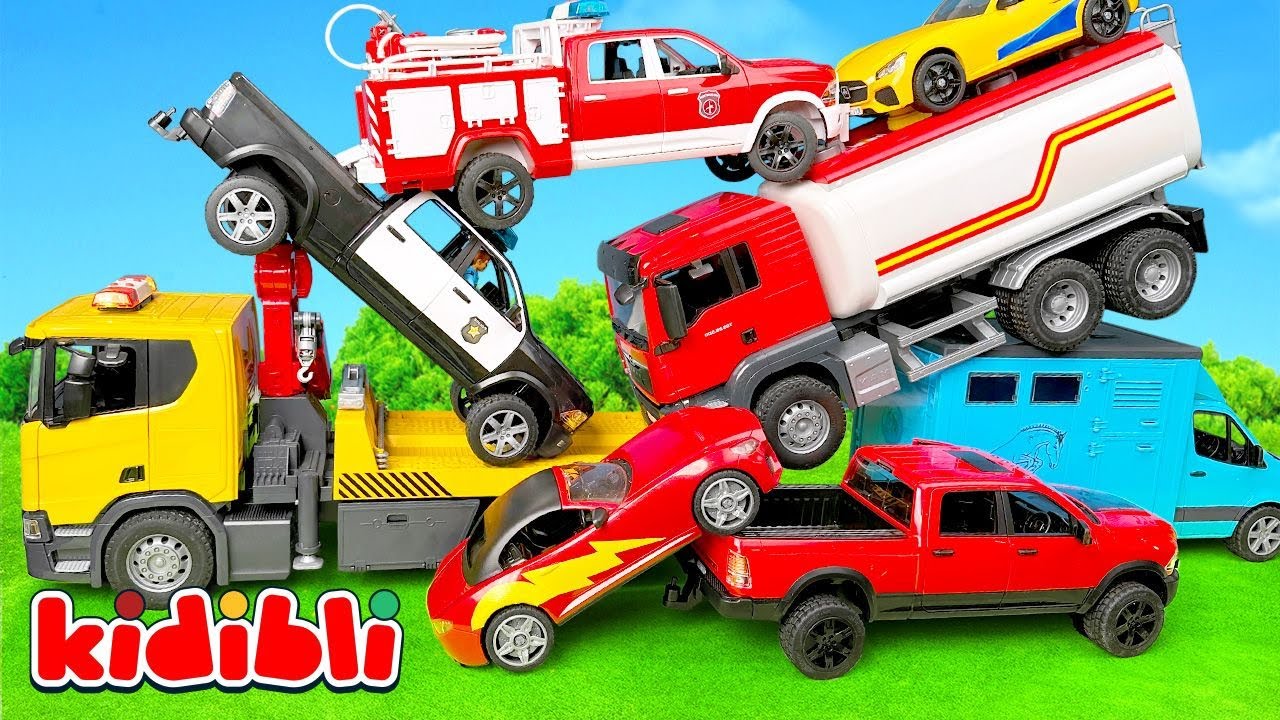 Accident jouets de camion de pompiers, voiture de police, véhicules 🚒🚓 Vidéo pour enfant | Kidibli