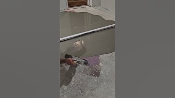 SELF LEVELING UNEVEN FLOOR THE WOOD DUDE #woodflooring #diy #howto #floor #concrete #level #project