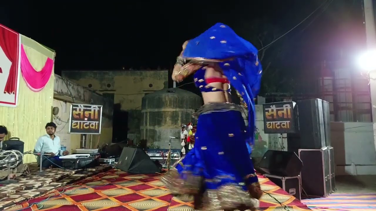 कलाकार श्री ललीत जी राणा सती माता के मन्दिर भाडासर  में प्रस्तुति देते हुए