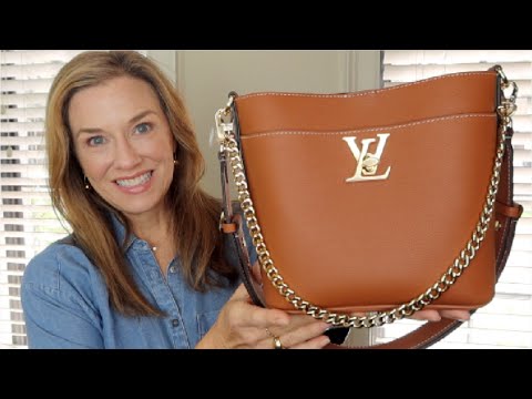 NEW Louis Vuitton LOCK AND WALK - YouTube