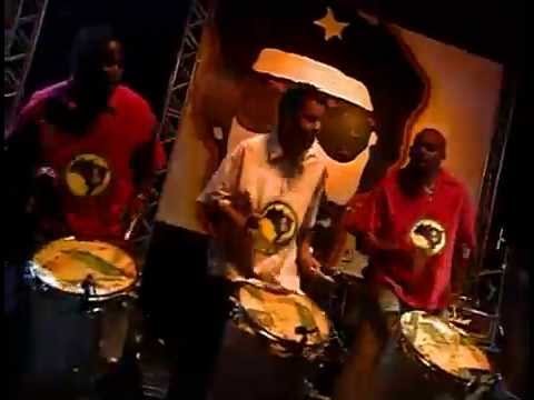 Afroreggae - Mosca Na Sopa (O Baú do Raul​ 2004​) [Vídeo Oficial]