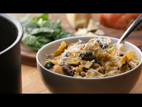 One-Pot Creamy Mushroom And Chicken Pasta