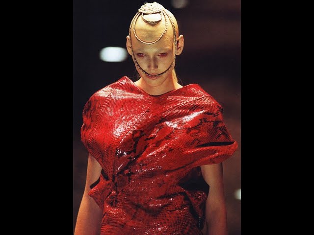 Beauty B.C.E. – Alexander McQueen's Fall 1998 Makeup - YouTube