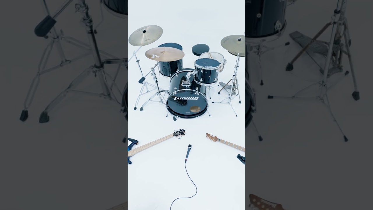 Beautiful World (Official Music Video) 2025/08/16 9:00PM