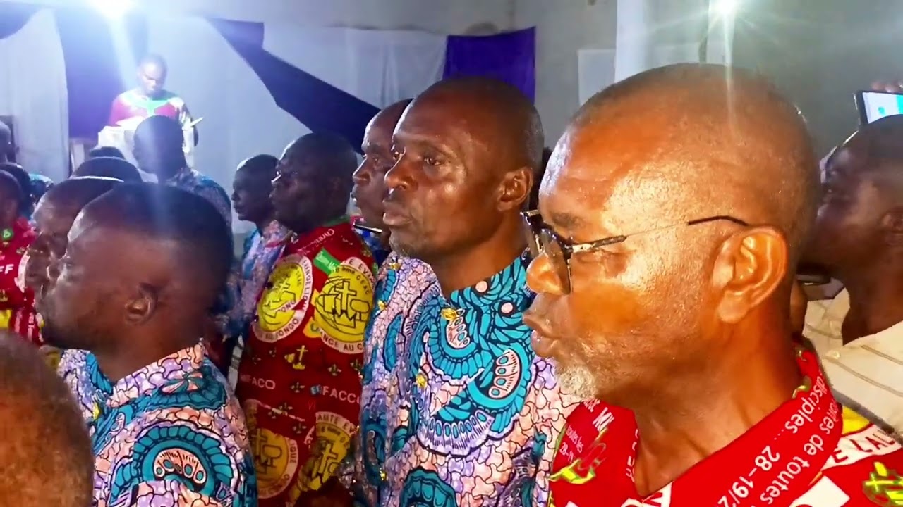 Chorevel CABINDA 🇦🇴 dans la fête de mariage de DT Mateus bunga de la Chorevel CABINDA 🇦🇴 à CABINDA 