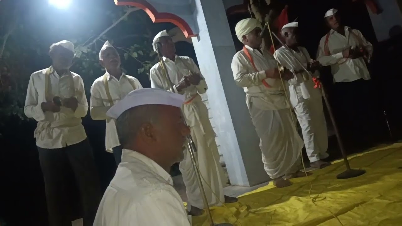 अभंग म्हणताना