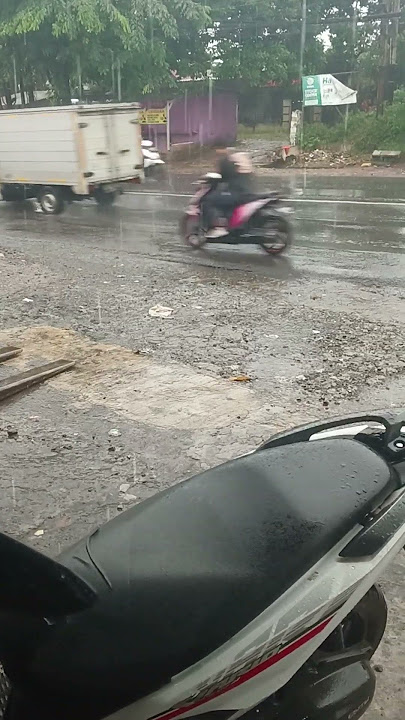 jalan narogong hujan deras
