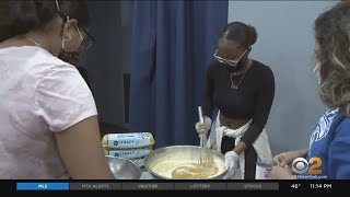 Volunteers Around NYC Working To Ensure Everyone Is Fed This Thanksgiving