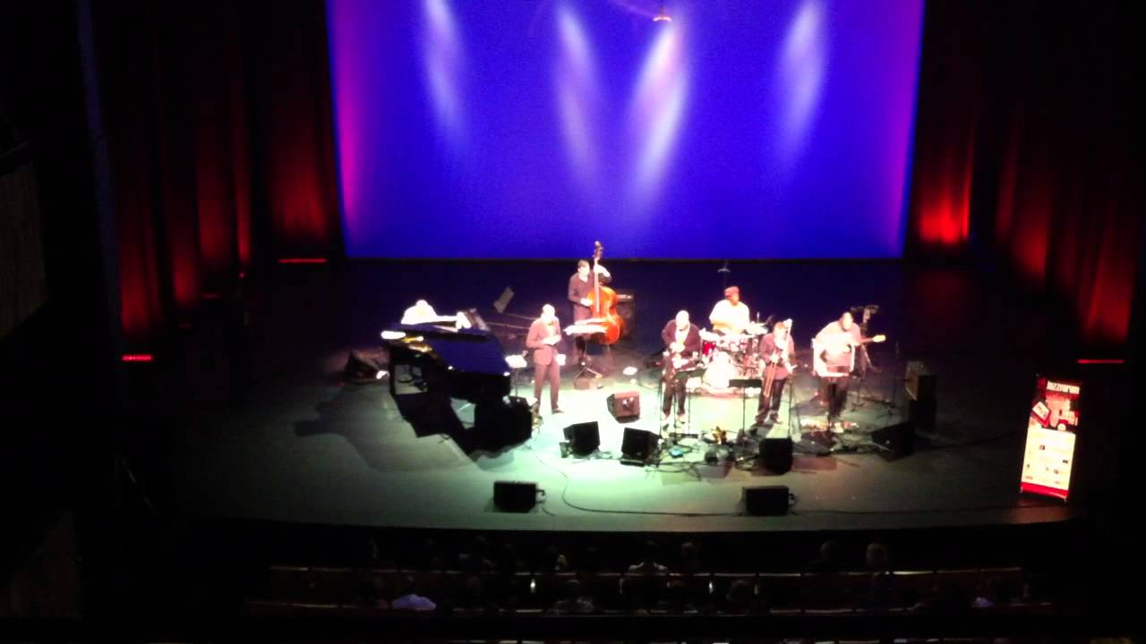 The Cool Runnings Orchestra - Could You Be Loved (Live @ Jazzforum Budapest)