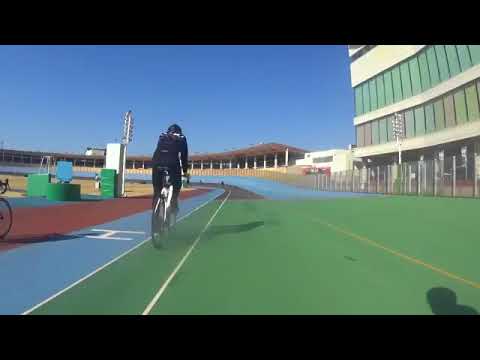 バンク走行 2回目 - YouTube