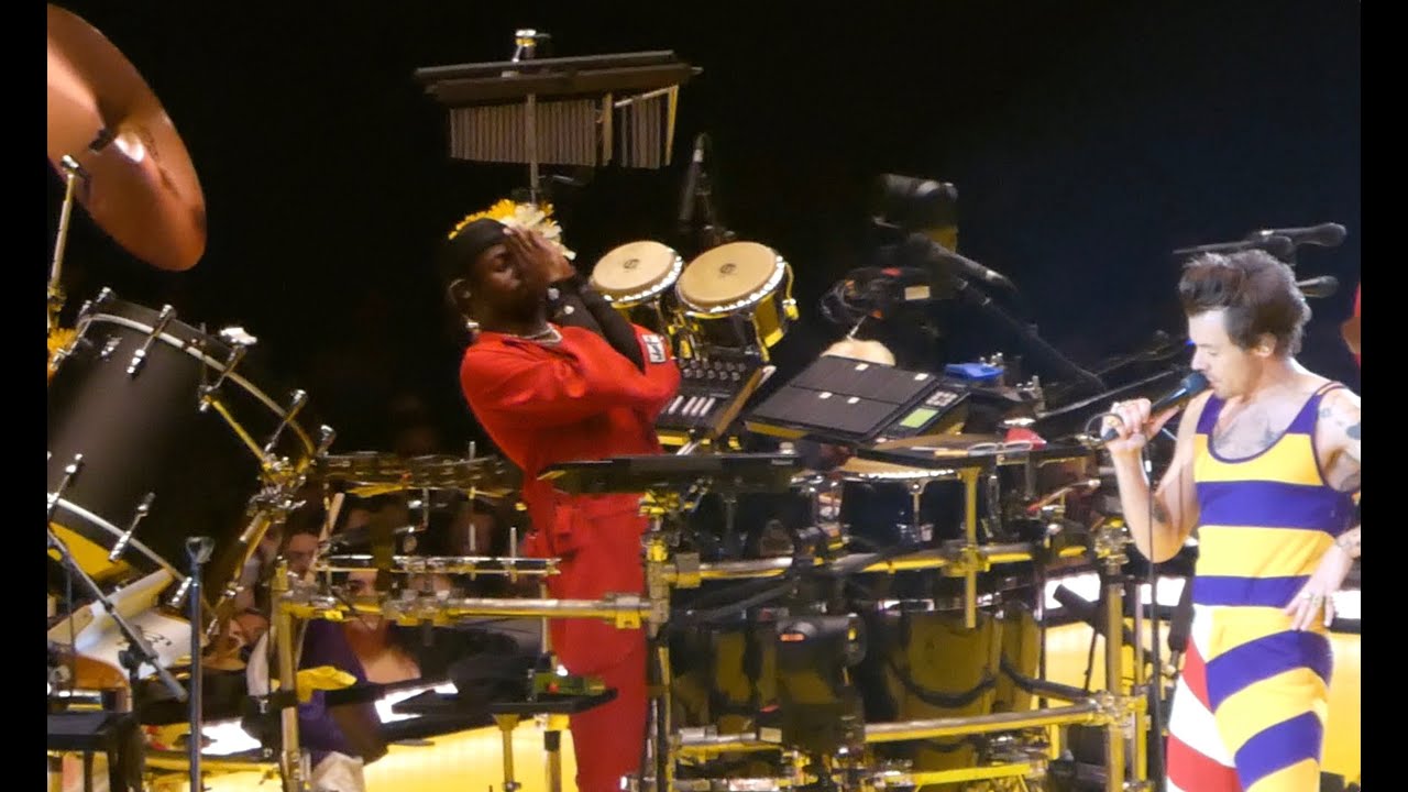 Harry Styles Band Intros (11/12/22) YouTube