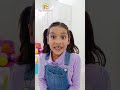 Ellie Guesses the Balloon Pop Challenge! 🎈