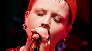 In Memory of Dolores O’Riordan – Dreams (Acoustic Version w/ Lyrics) by the Cranberries chords