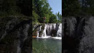 Salto en en Río Oja en Ezcaray