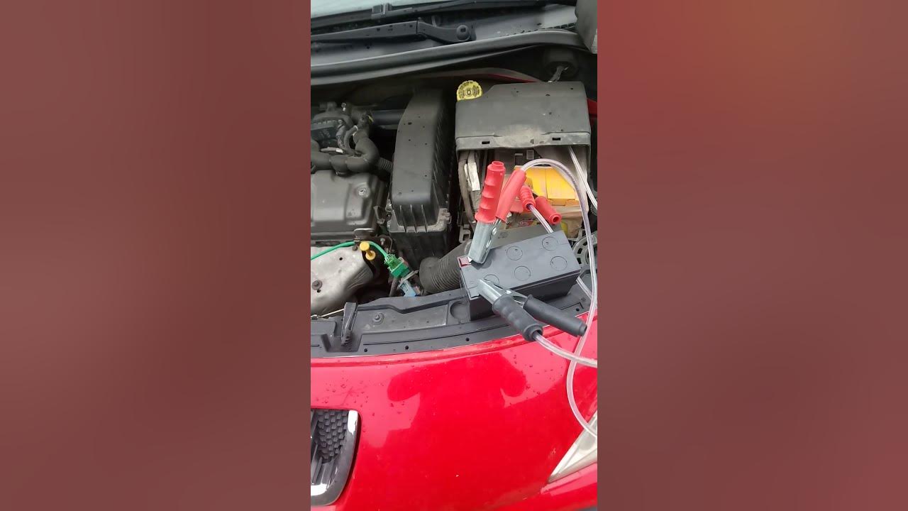 Как снять аккумулятор 207 Замена подушки двигателя (коробки) Peugeot 307, 1,6 л, 2003 года своими руками