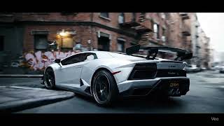 Drift Lamborghini Through Narrow Streets