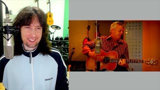 Video thumbnail of "British guitarist analyses Tommy Emmanuel's MAGICAL performance (and thumb!)"