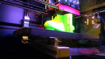 Short video if Replicator 2X printing with new hot end...