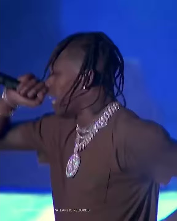 Travis scott performs  HOT  astro world  [gunna, Young thug]