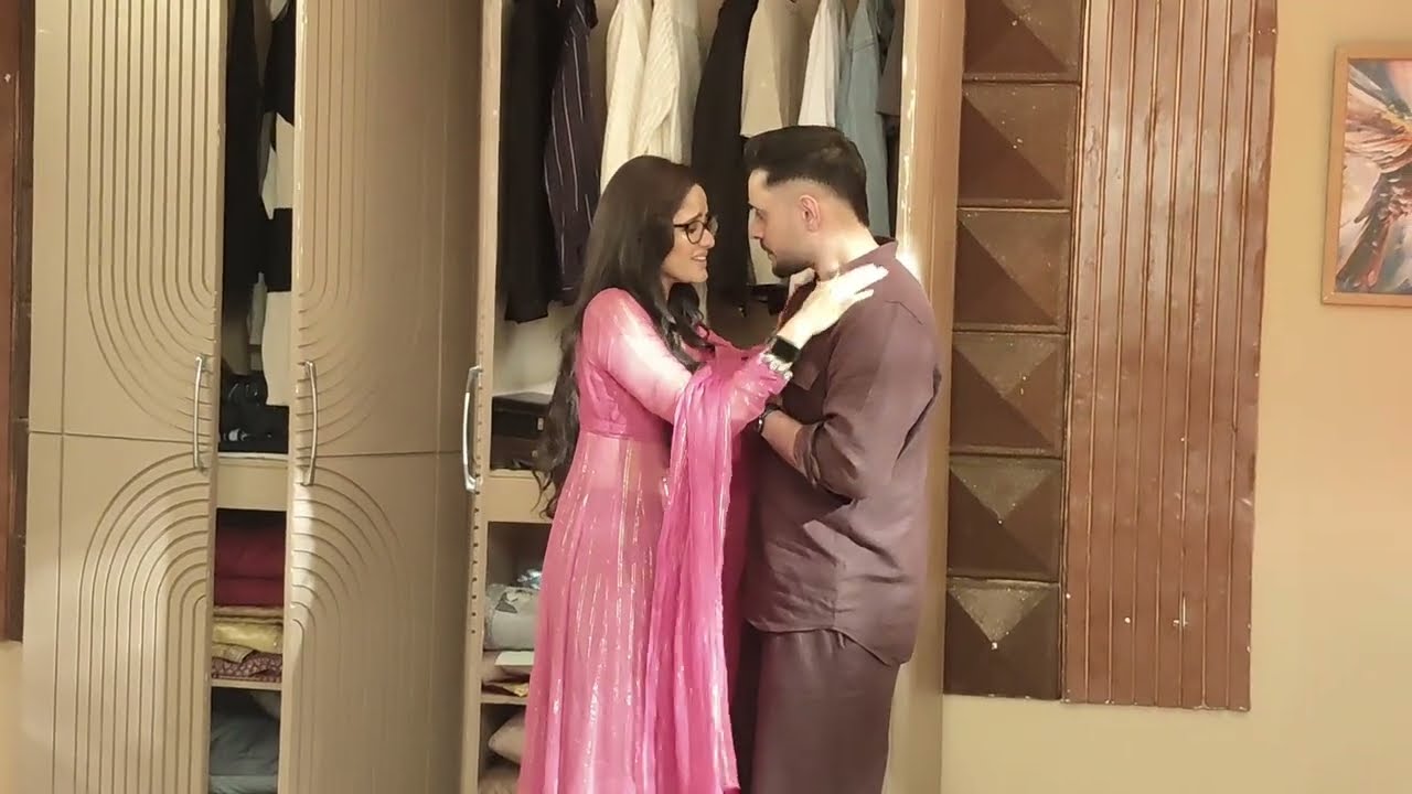 Mannat is Looking For Vikrant Divorce Papers ! #shortvideo #mannat #bts 