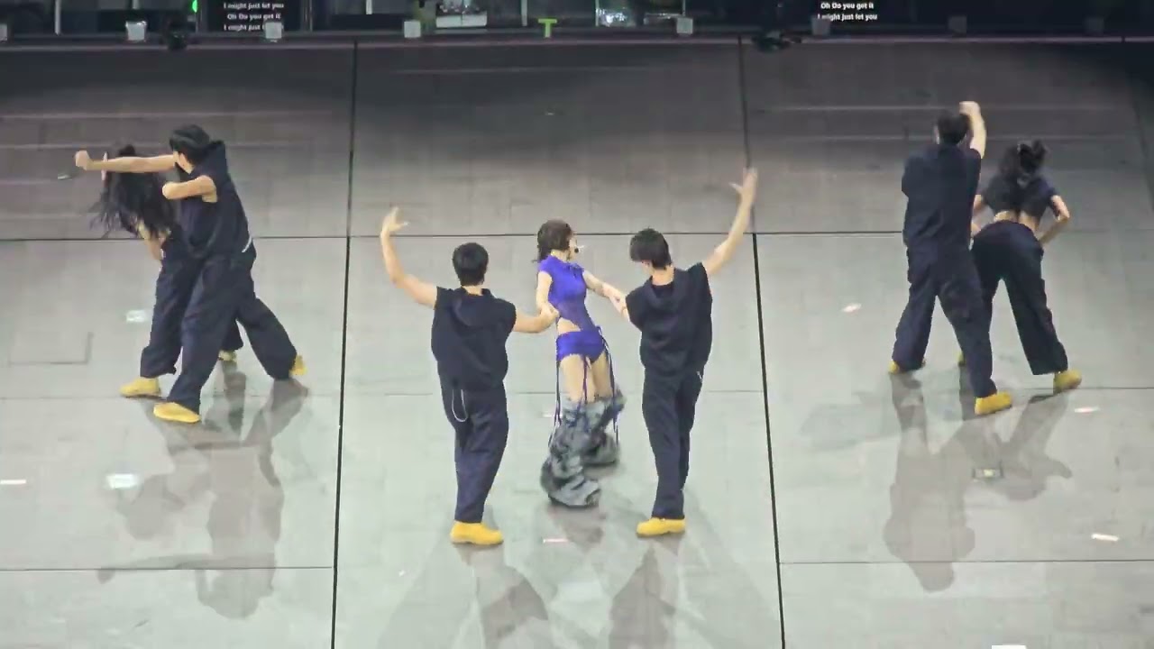 TWICE NAYEON - MEEEEEE (Live in Sydney 20251102)