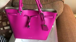 Michael Kors Blakely Bucket Bag screenshot 4