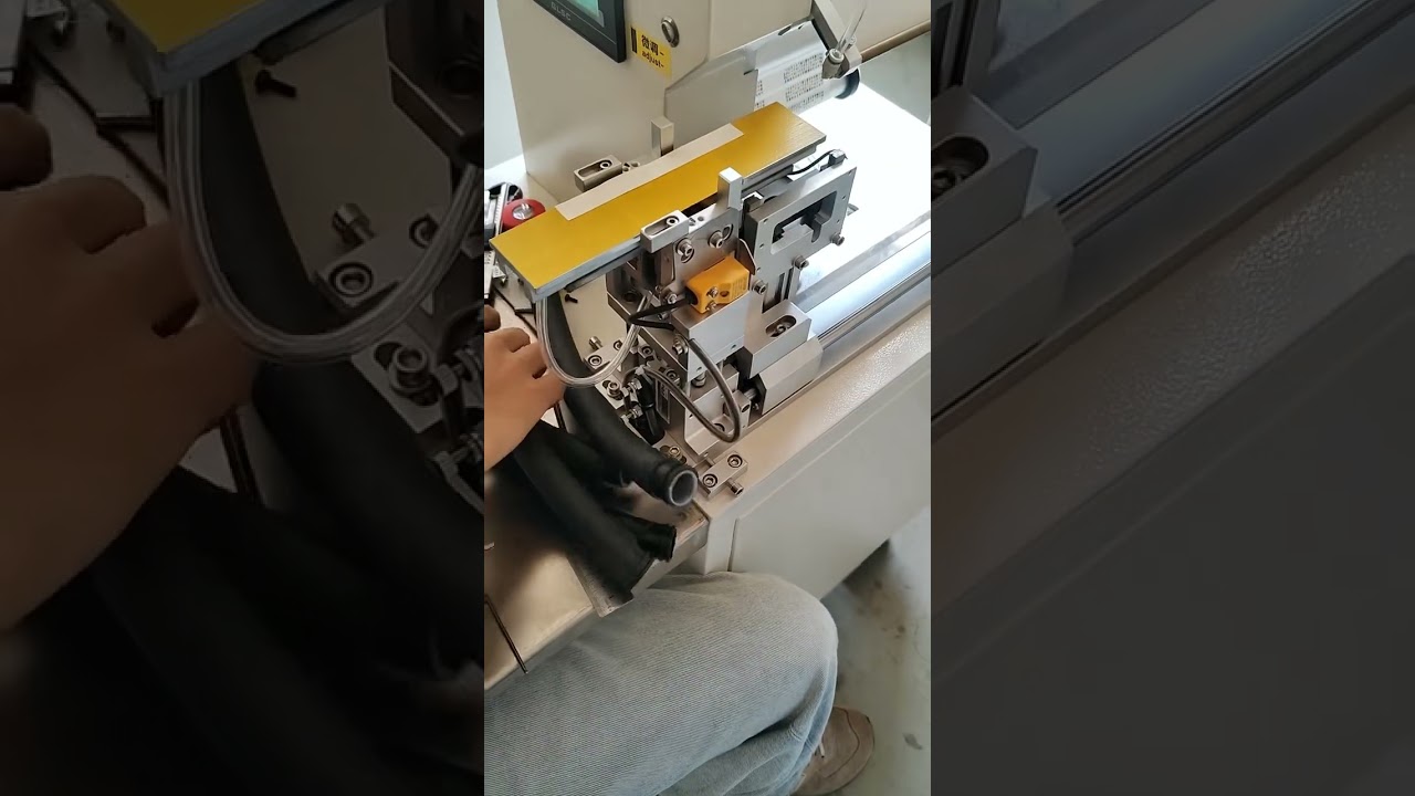 Hose wire cable folding labeler flag label applicator tested for Slovakian customer 