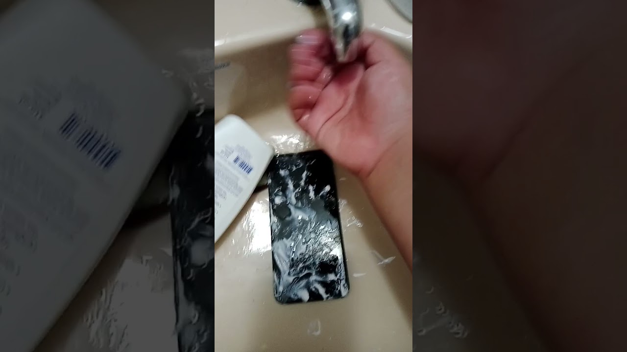 Lavando No Celular 😒😭