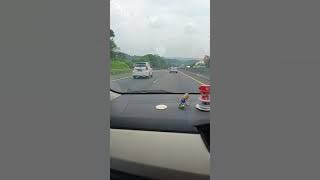 story wa dalam mobil siang hari perjalanan jalur tol