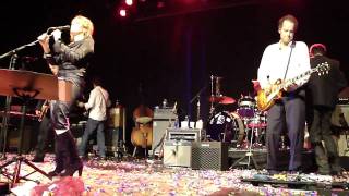 Watch Lucinda Williams Its A Long Way To The Top video