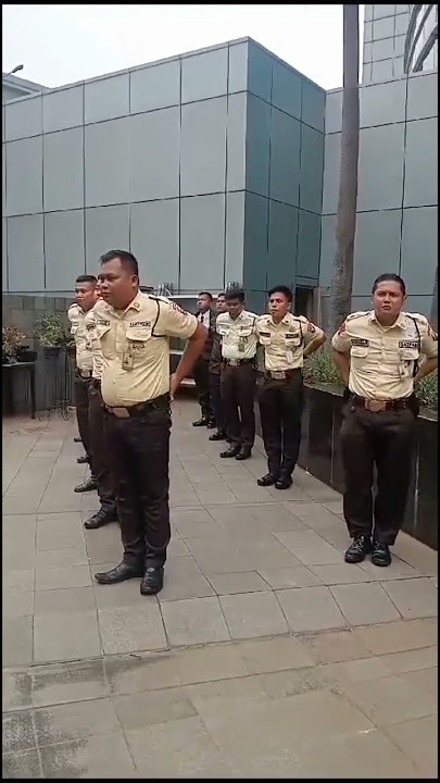 PERIKSA KERAPIHAN #shorts #satpam #satpam #security #latihan