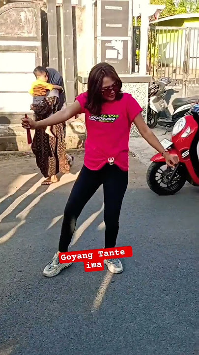 goyang tante Ima #fypage #dangdut #jalanyangjauhjanganlupapulang #fypシ゚viral #dangdutkoplo
