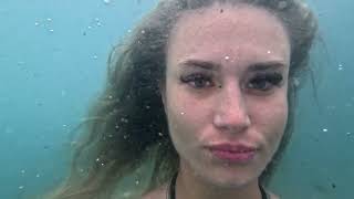 Super Girl Underwater