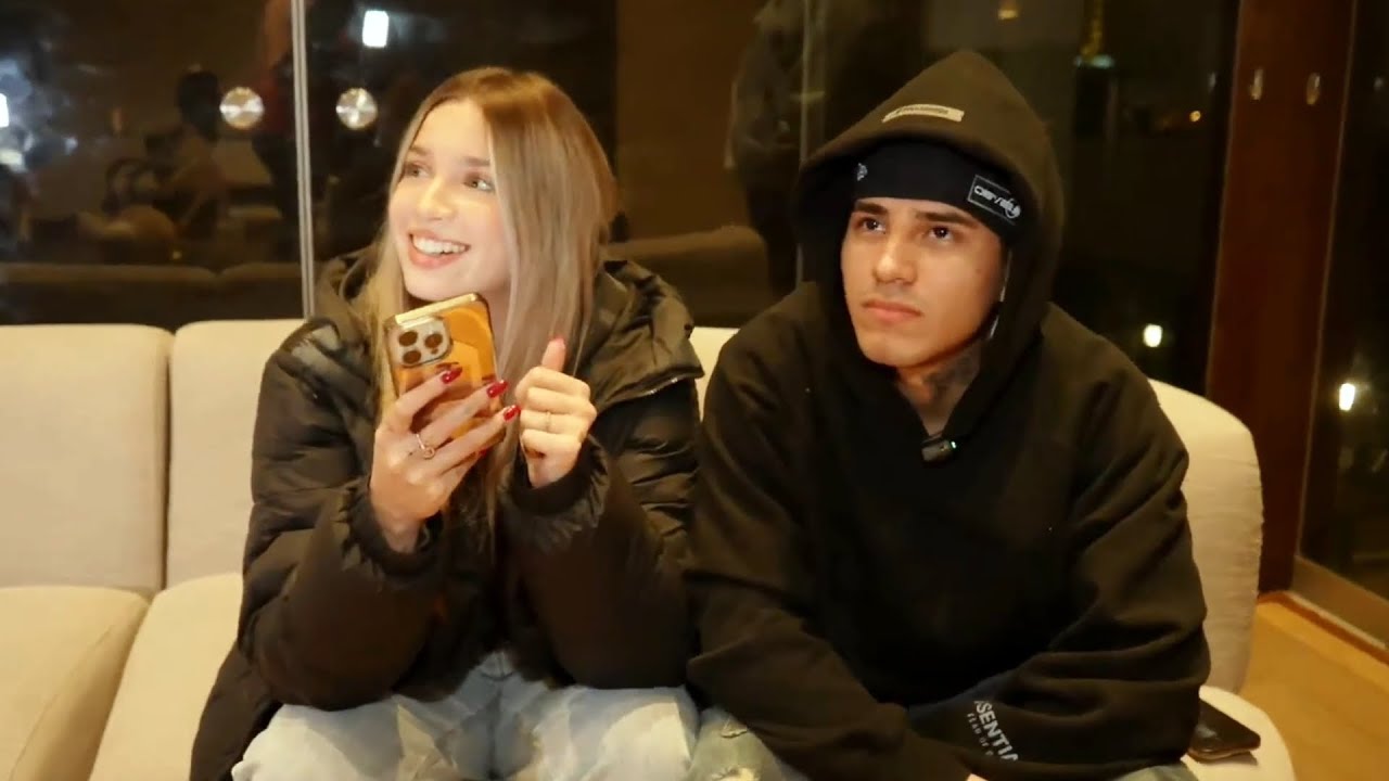 CRISTORATA PRESENTA A AGUS A KINGLEON Y AL PADRE DOMINGO