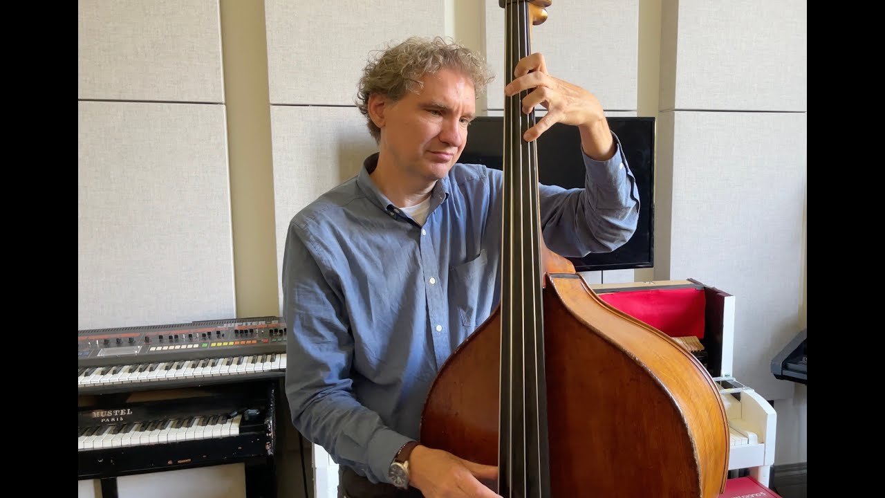 Upright Bass // Viktor Krauss