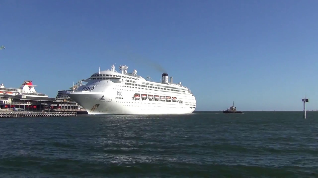 cruise ships departing melbourne today
