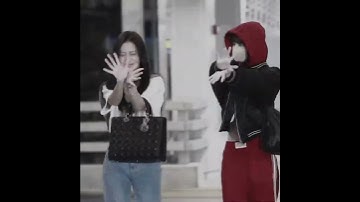 Thumbnail of Lisa and jisoo doing flower dance #kpop #jisoo #lisa #blackpink