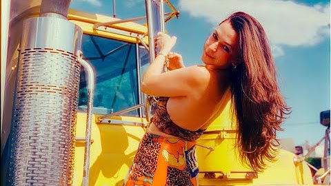 ANNABELLE CHAiRLEGS - CONCRETE TREES (OFFiCiAL MUSiC ViDEO)