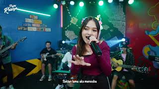 Putri Kristya - TERENDAP LARAKU ( Live Music)