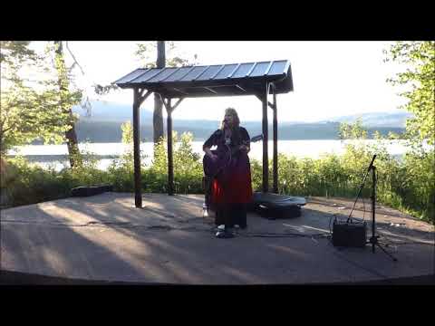 linda-mckenzie-performs-in-glacier-national-park-(sept-2019)