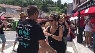 Comida popular e moito baile en Muíños na celebración da festa Galo Pica no Chan