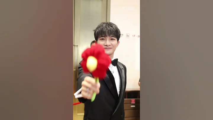 20230428 周深 Charlie Zhou Shen 北影節閉幕紅毯 | 小紅花視頻 - 天天要聞