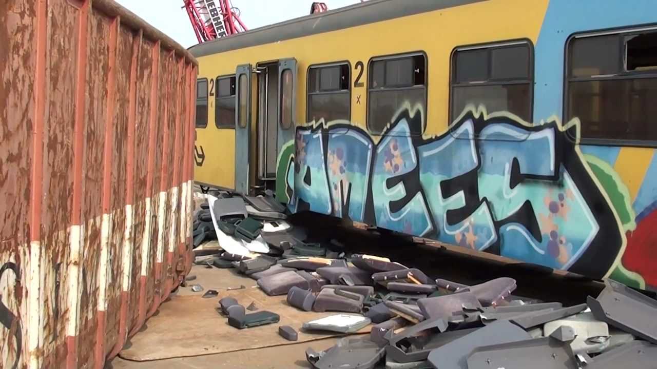 Eindstation en sloop van de MAT 64 bij Simmeren in Groningen