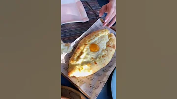 Как правильно есть хачапури