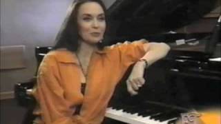 Crystal Gayle - Interview