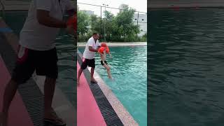 Download Lagu Darwaza khula chod aayi #darwaza #naajayaz #alkayagnik #ilaarun #ajaydevgan #juhichawla #ytshorts MP3