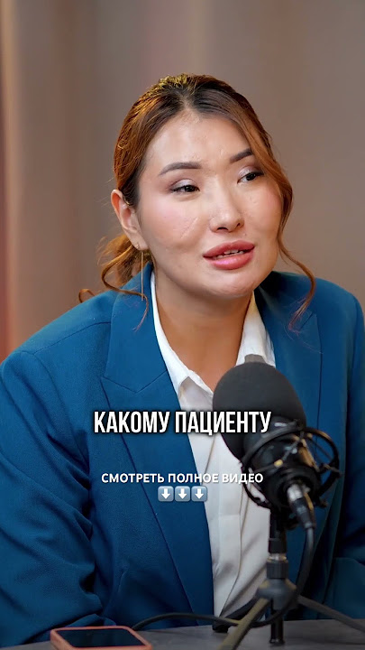 Лас әйелдер етігін жалап тұрған фото