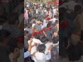 सच में कूट cockroachjantaparty के संस्थापक अभिजीत दीपके को किसी ने भरी भीड़ में चटा-चट थप्पड़ जड़ दिए।