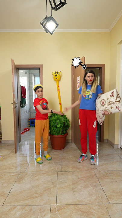 Dad pranks mom and kid 🤣👧🏻❤️👶🏻