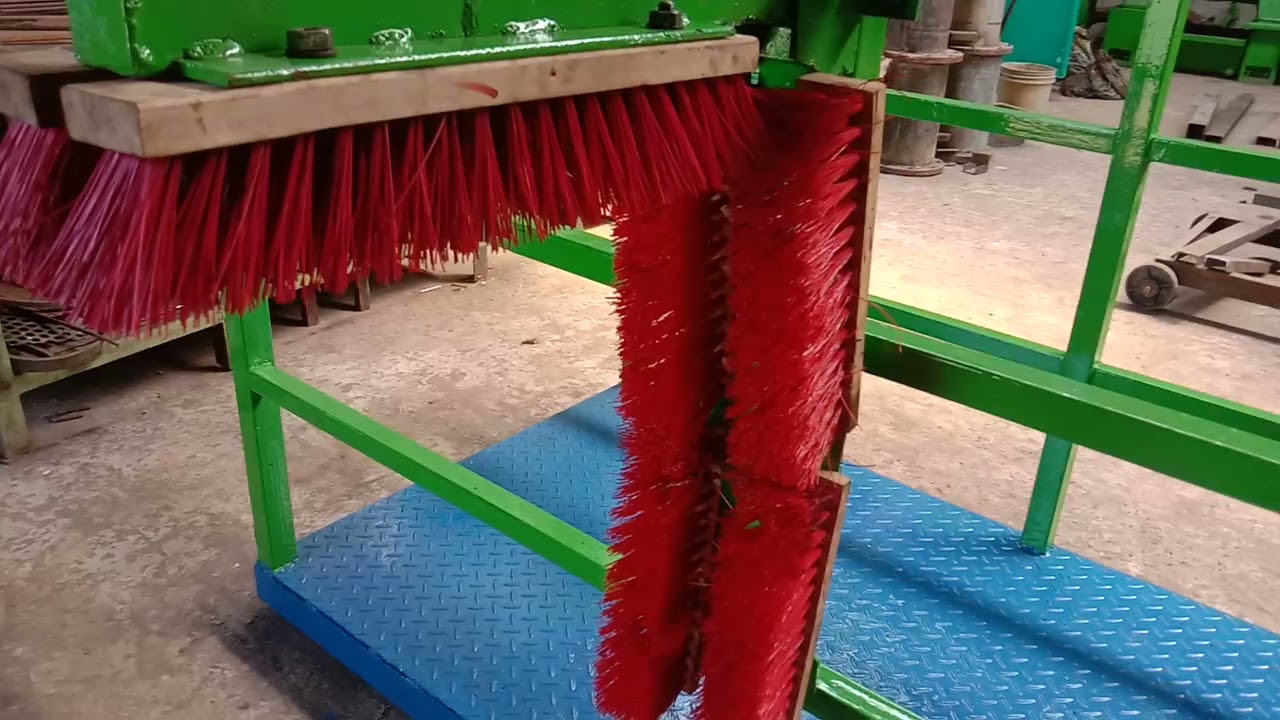 cow grooming brush phone.01836761707